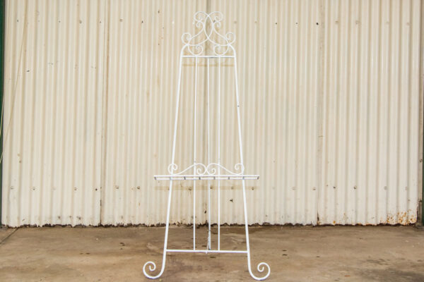Wider easel