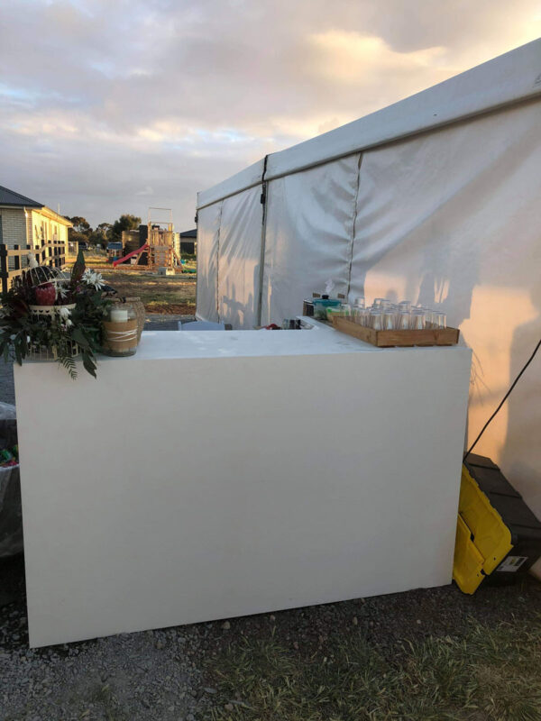 White bar